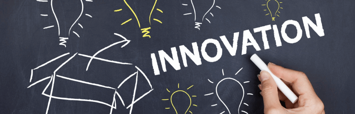 Petite entreprise innovante avec des employés travaillant ensemble.